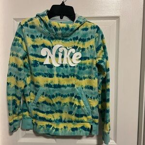 NIKE Girls Standard Fit Sweatshirt with Hoodie. Great for Back to School!